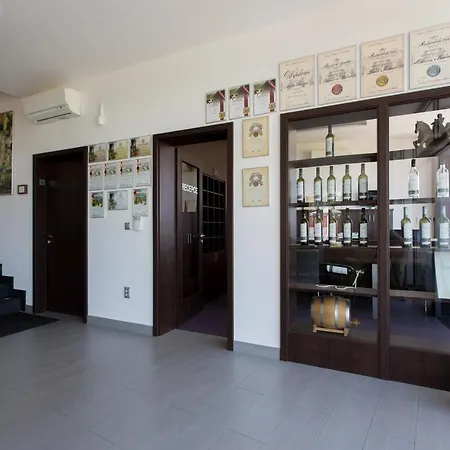 U Vinarstvi Sabata 4* Zajeci